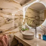 Апартаменти Lovebirds Luxury *