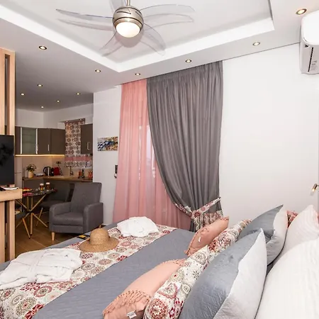 Lovebirds Luxury Rethymno